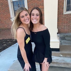 Meet your Posher, Caroline